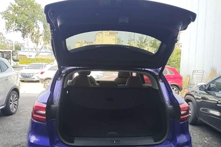 Used Roewe MARVEL X 2018 All-Wheel-Drive Model Trunk