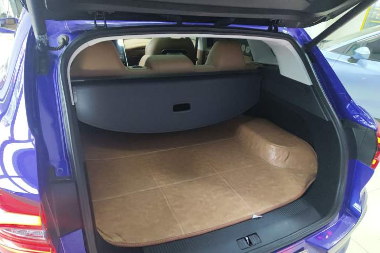 Used Roewe MARVEL X 2018 Rear-Drive Model Trunk