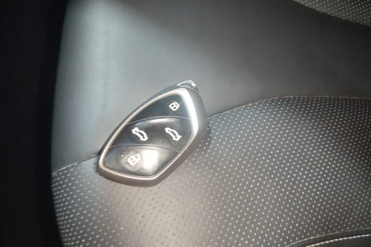 Used Roewe MARVEL X 2018 Rear-Drive Model Vehicle Key