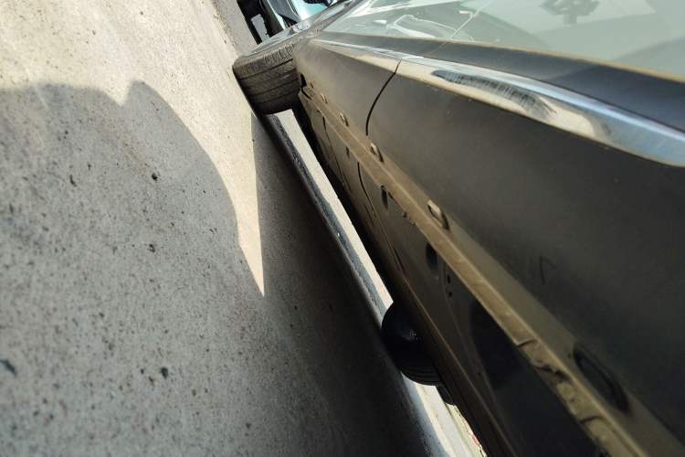 Used Roewe MARVEL X 2018 All-Wheel-Drive Model Left Side Sill