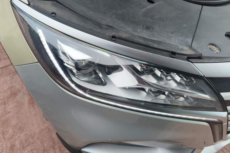 Used Roewe MARVEL X 2018 Rear-Drive Model Right Front Headlight