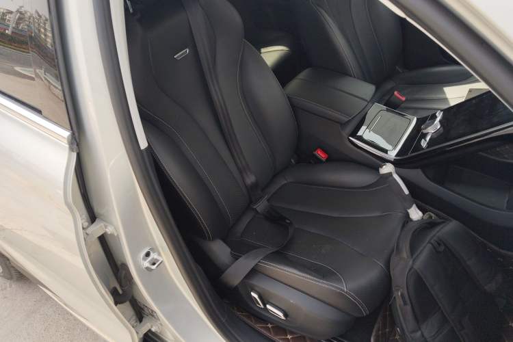 Used Roewe MARVEL X 2018 All-Wheel-Drive Model Right Front Seat
