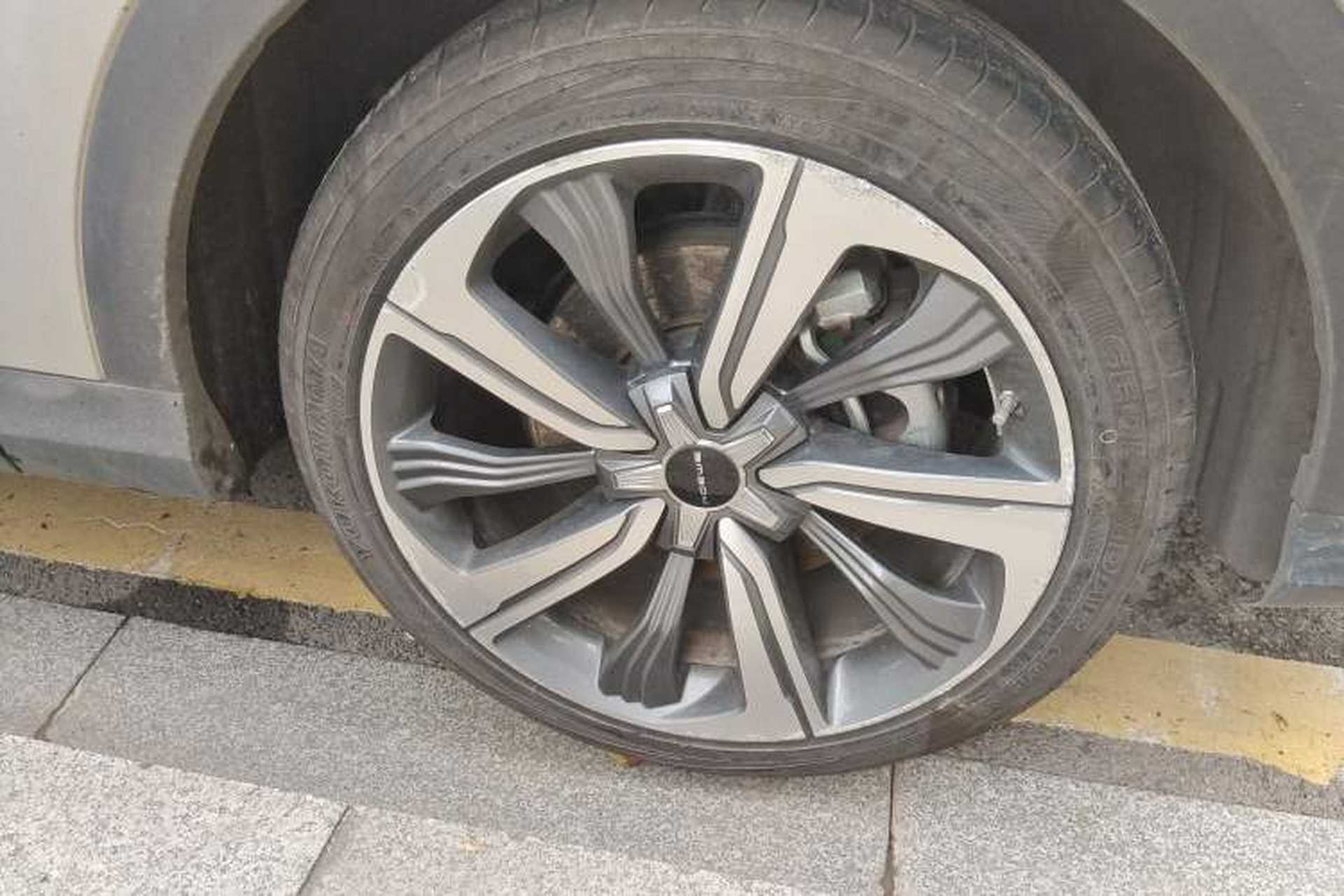 Used Roewe MARVEL X 2018 Rear-Drive Model Right Front Wheel Hub