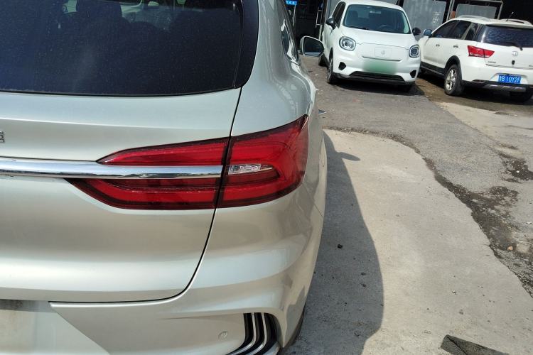 Used Roewe MARVEL X 2018 All-Wheel-Drive Model Right Rear Taillight