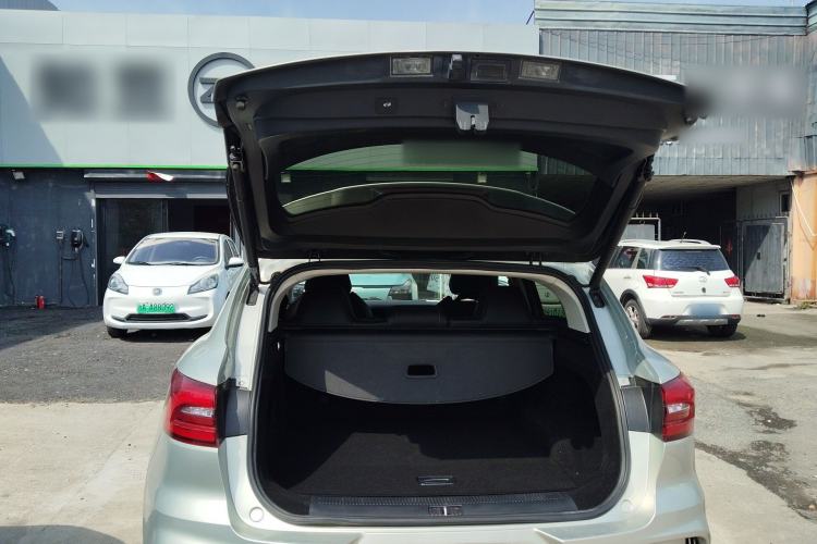 Used Roewe MARVEL X 2018 All-Wheel-Drive Model Trunk