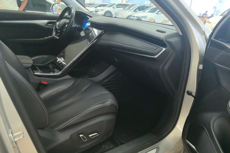 Used Roewe MARVEL X 2018 Rear-Drive Model Interior 4