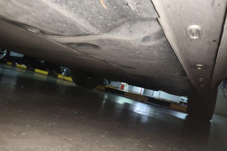 Used Roewe MARVEL X 2018 Rear-Drive Model Chassis Front Left