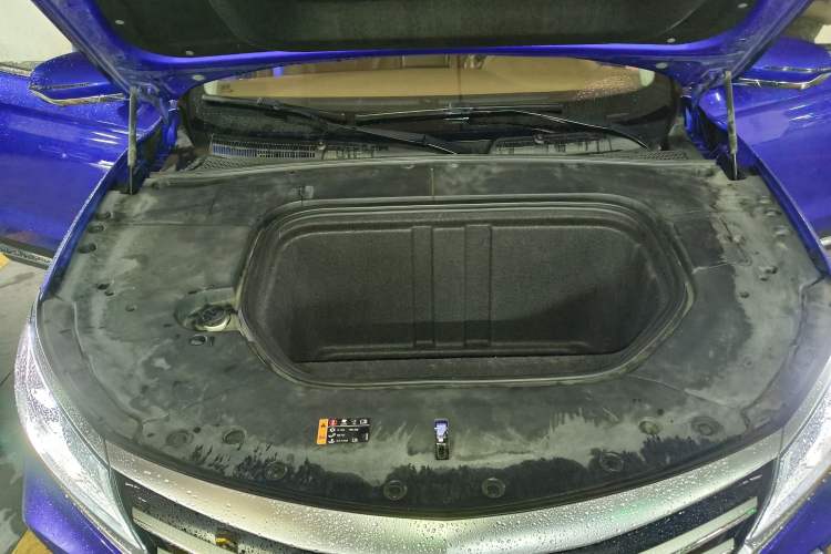 Used Roewe MARVEL X 2018 Rear-Drive Model Engine Bay