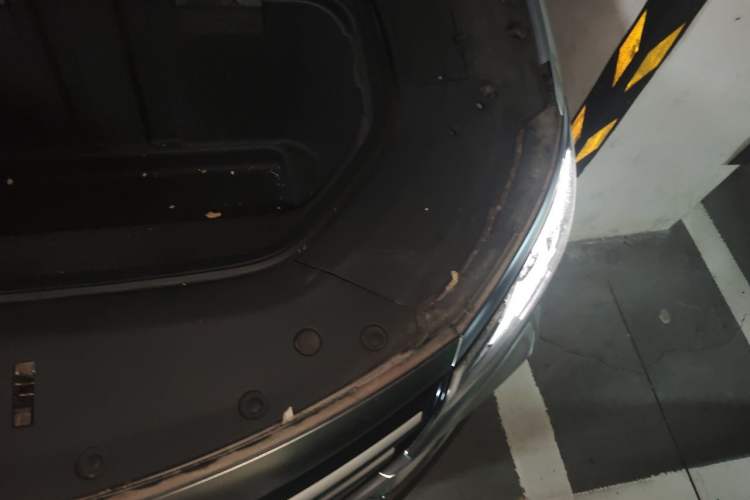 Used Roewe MARVEL X 2018 Rear-Drive Model Engine Bay Left