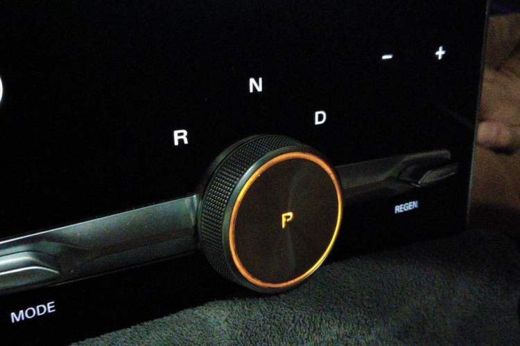 Used Roewe MARVEL X 2018 Rear-Drive Model Gear Lever