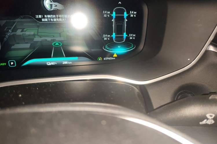 Used Roewe MARVEL X 2018 Rear-Drive Model Odometer Close Up