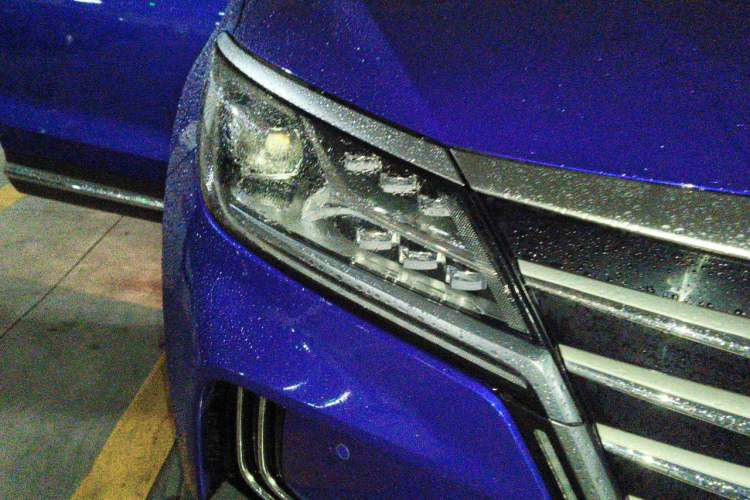 Used Roewe MARVEL X 2018 Rear-Drive Model Right Front Headlight