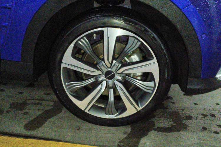 Used Roewe MARVEL X 2018 Rear-Drive Model Right Front Wheel Hub
