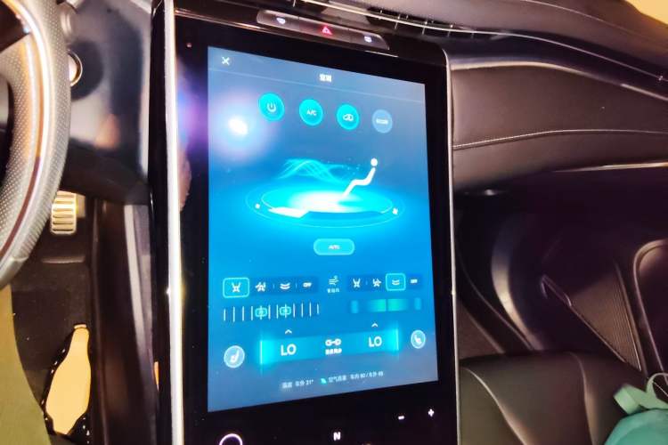 Used Roewe MARVEL X 2018 Rear-Drive Model Audio And AC Panel