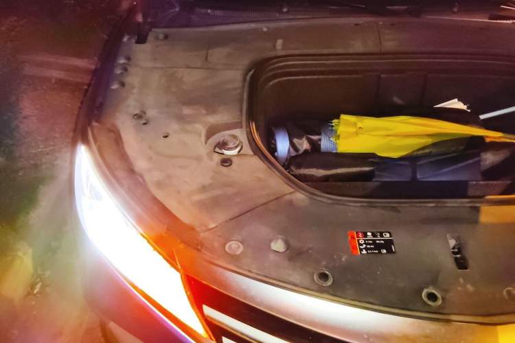 Used Roewe MARVEL X 2018 Rear-Drive Model Engine Bay Right