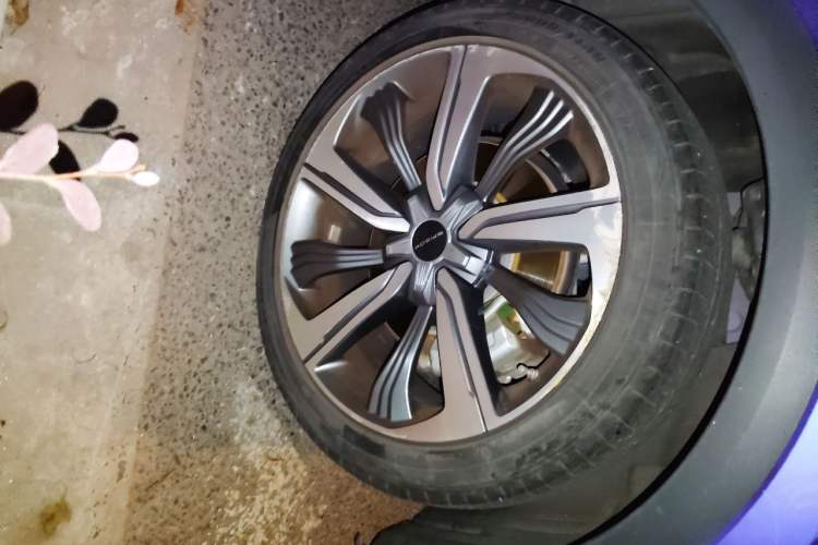Used Roewe MARVEL X 2018 Rear-Drive Model Right Front Wheel Hub