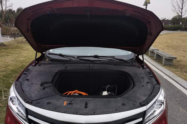 Used Roewe MARVEL X 2018 Rear-Drive Model Engine Bay