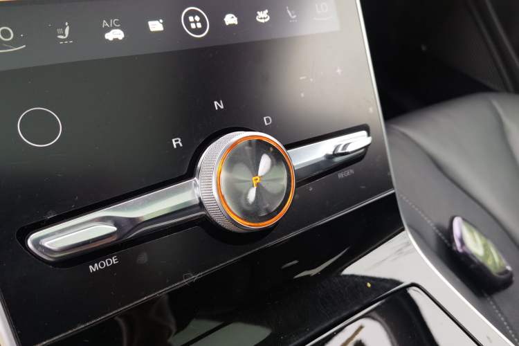 Used Roewe MARVEL X 2018 Rear-Drive Model Gear Lever