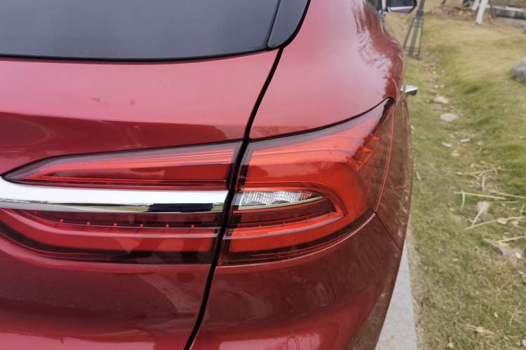 Used Roewe MARVEL X 2018 Rear-Drive Model Right Rear Taillight