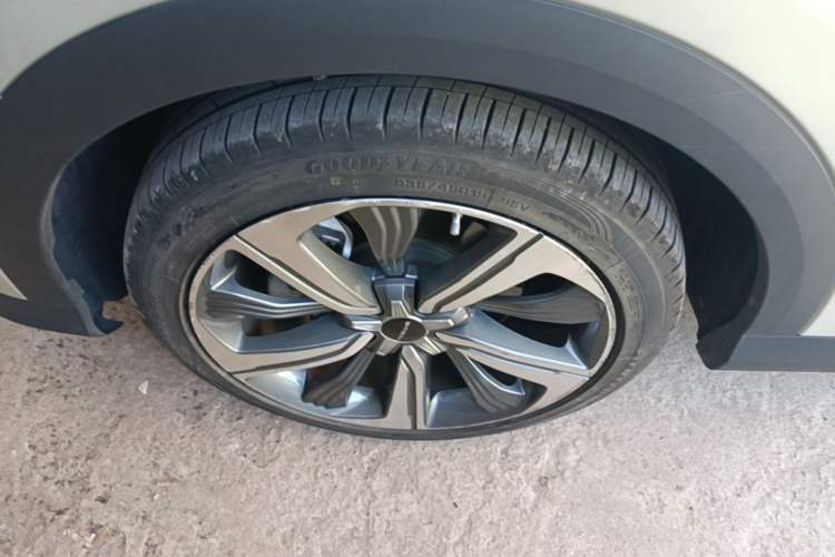 Used Roewe MARVEL X 2018 Rear-Drive Model Left Front Wheel Hub