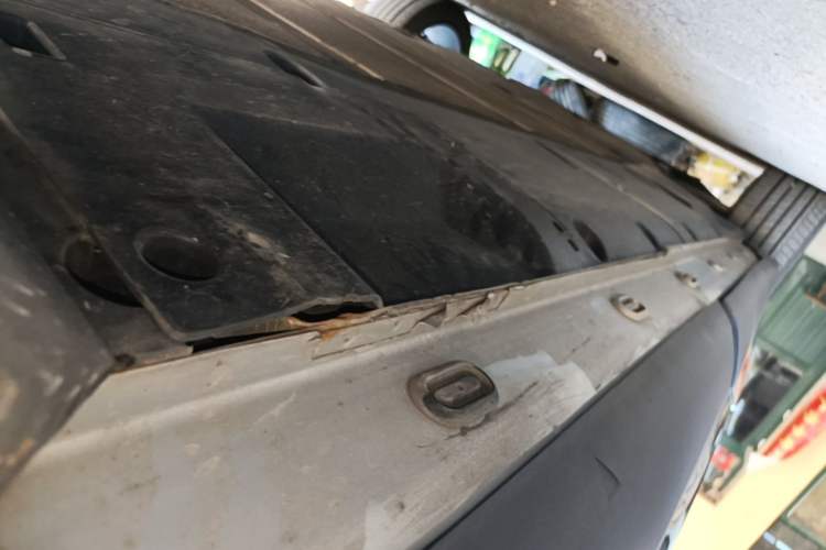 Used Roewe MARVEL X 2018 Rear-Drive Model Left Side Sill