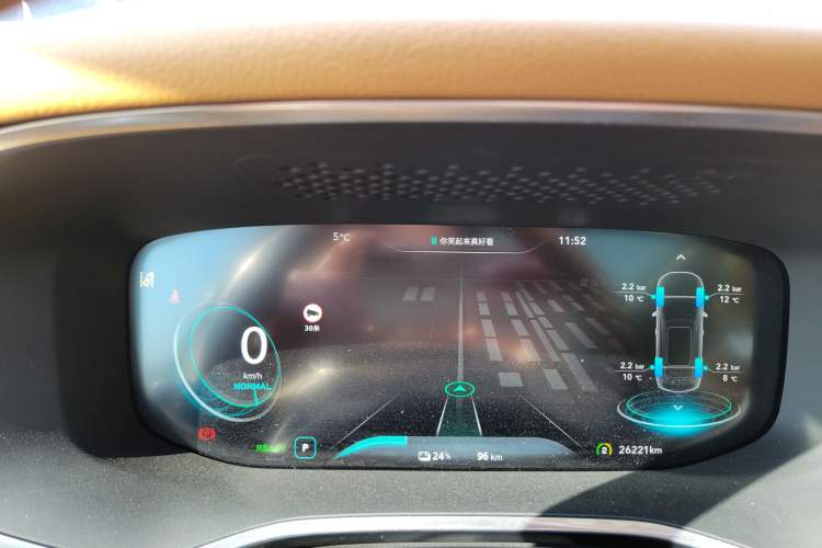 Used Roewe MARVEL X 2018 Rear-Drive Model Odometer Close Up