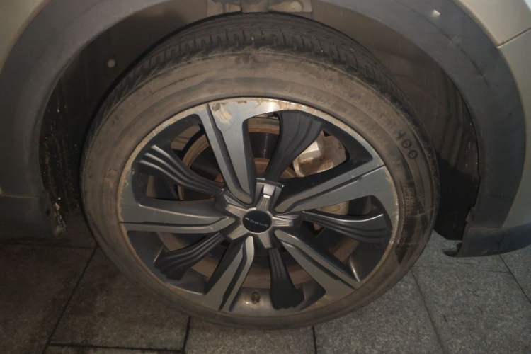 Used Roewe MARVEL X 2018 Rear-Drive Model Right Front Wheel Hub