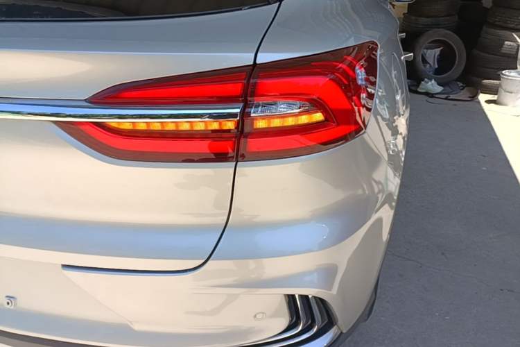 Used Roewe MARVEL X 2018 Rear-Drive Model Right Rear Taillight