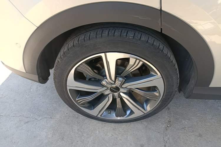 Used Roewe MARVEL X 2018 Rear-Drive Model Right Rear Wheel Hub