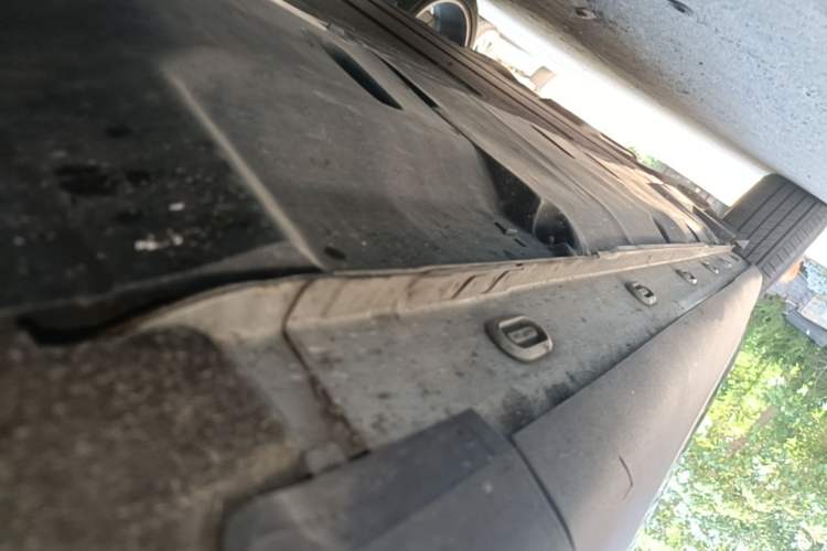 Used Roewe MARVEL X 2018 Rear-Drive Model Right Side Sill