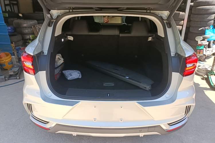 Used Roewe MARVEL X 2018 Rear-Drive Model Trunk