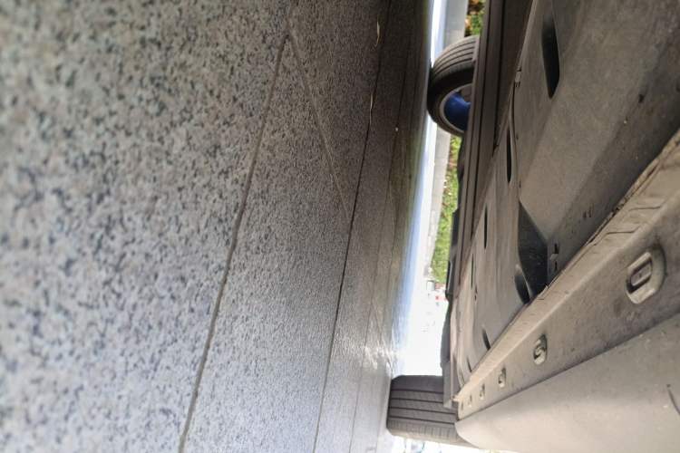 Used Roewe MARVEL X 2018 Rear-Drive Model Chassis Front Left