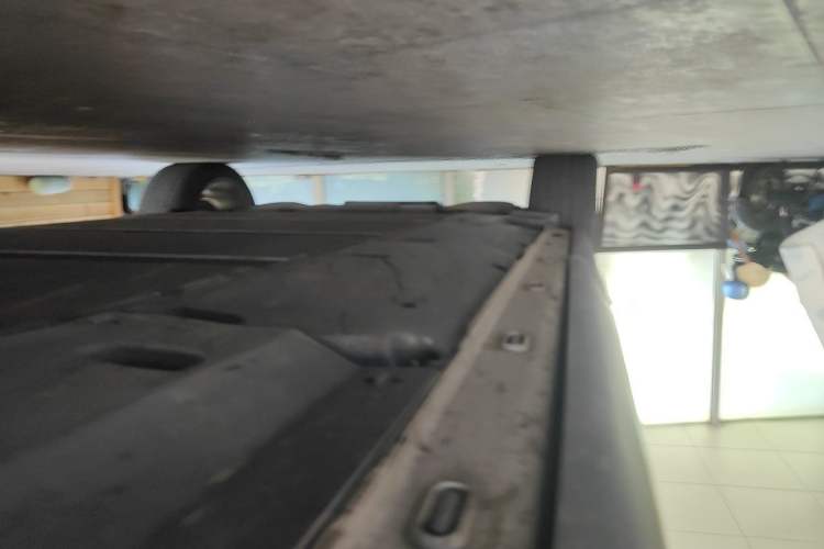 Used Roewe MARVEL X 2018 Rear-Drive Model Chassis Front Right