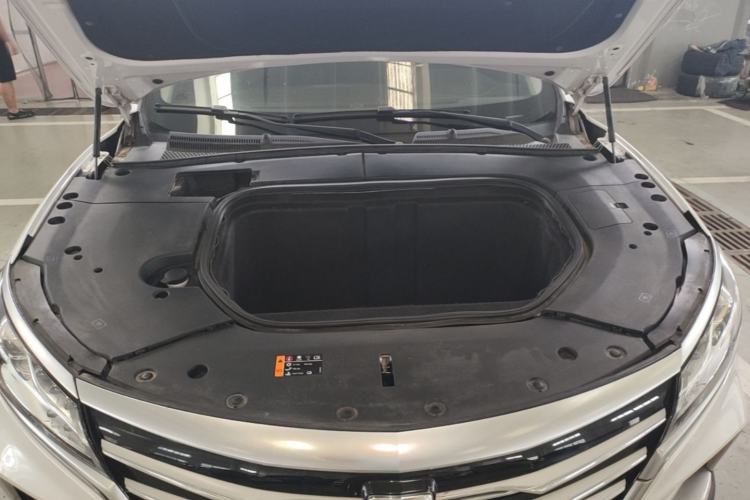 Used Roewe MARVEL X 2018 Rear-Drive Model Engine Bay