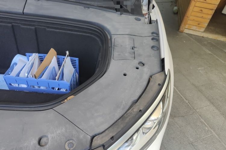 Used Roewe MARVEL X 2018 Rear-Drive Model Engine Bay Left