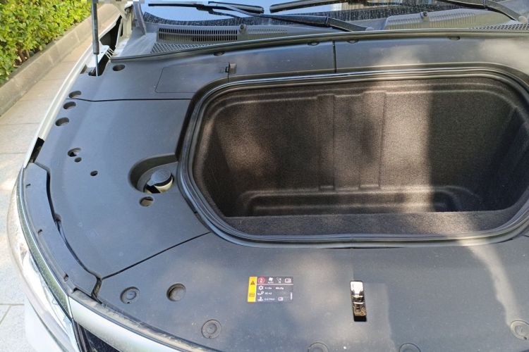 Used Roewe MARVEL X 2018 Rear-Drive Model Engine Bay Right