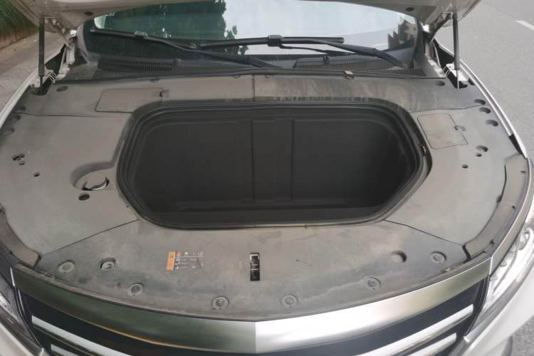 Used Roewe MARVEL X 2018 Rear-Drive Model Engine Bay