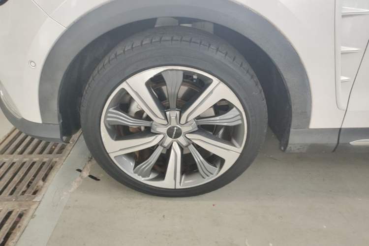 Used Roewe MARVEL X 2018 Rear-Drive Model Left Front Wheel Hub