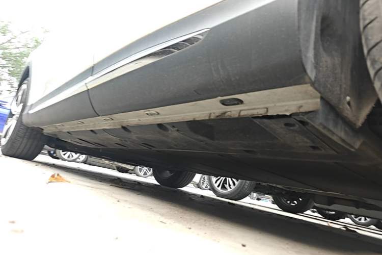 Used Roewe MARVEL X 2018 Rear-Drive Model Left Side Sill
