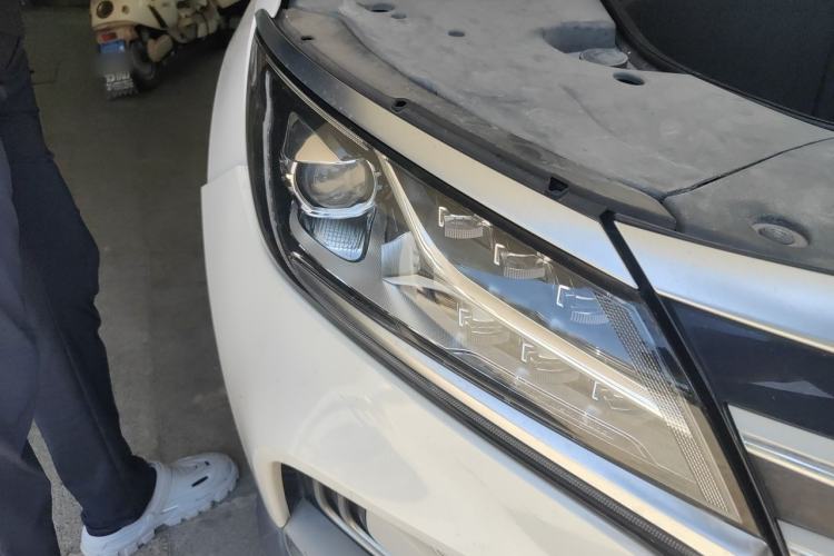 Used Roewe MARVEL X 2018 Rear-Drive Model Right Front Headlight