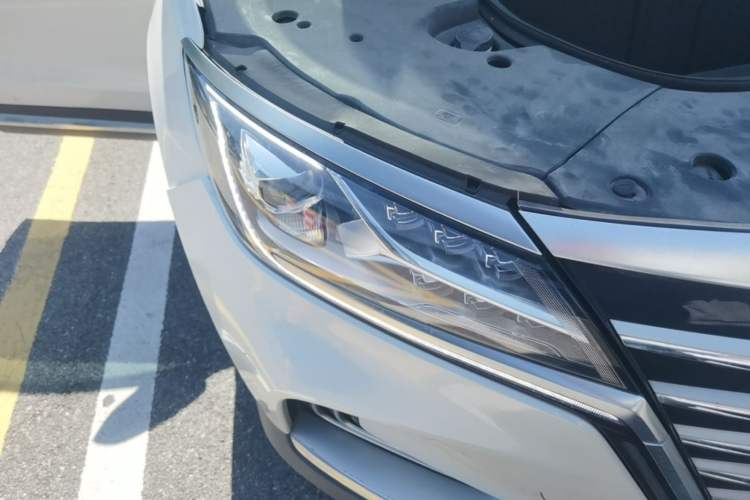 Used Roewe MARVEL X 2018 Rear-Drive Model Right Front Headlight