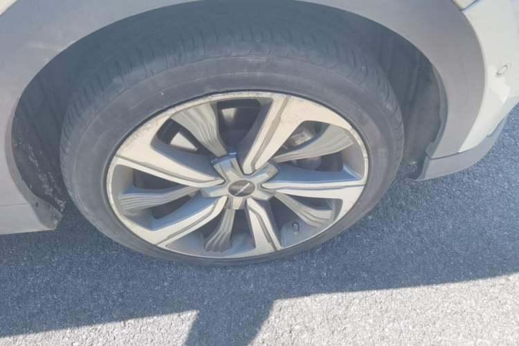 Used Roewe MARVEL X 2018 Rear-Drive Model Right Front Wheel Hub