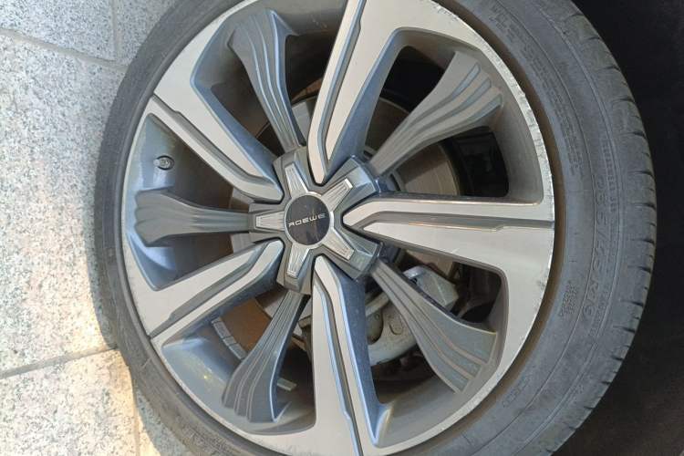 Used Roewe MARVEL X 2018 Rear-Drive Model Right Front Wheel Hub