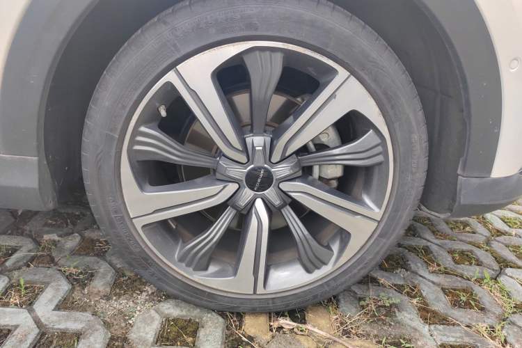 Used Roewe MARVEL X 2018 Rear-Drive Model Right Front Wheel Hub