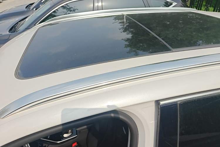 Used Roewe MARVEL X 2018 Rear-Drive Model Roof