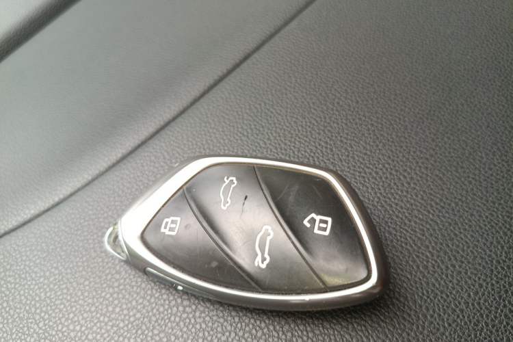 Used Roewe MARVEL X 2018 All-Wheel-Drive Model Vehicle Key