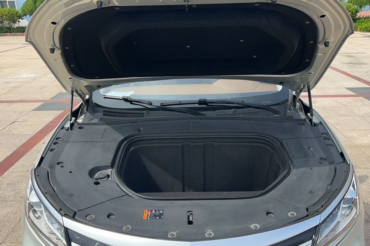 Used Roewe MARVEL X 2018 Rear-Drive Model Engine Bay