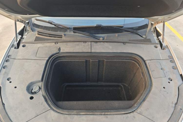 Used Roewe MARVEL X 2018 Rear-Drive Model Engine Bay