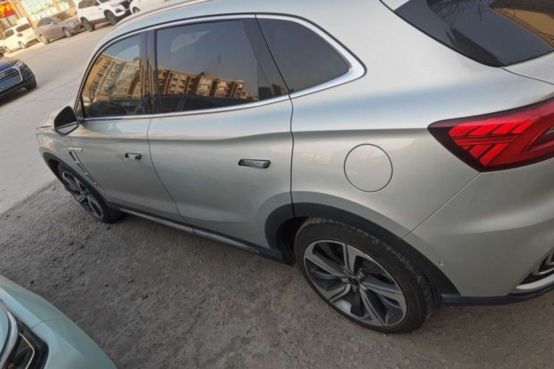 Used Roewe MARVEL X 2018 Rear-Drive Model Exterior 3