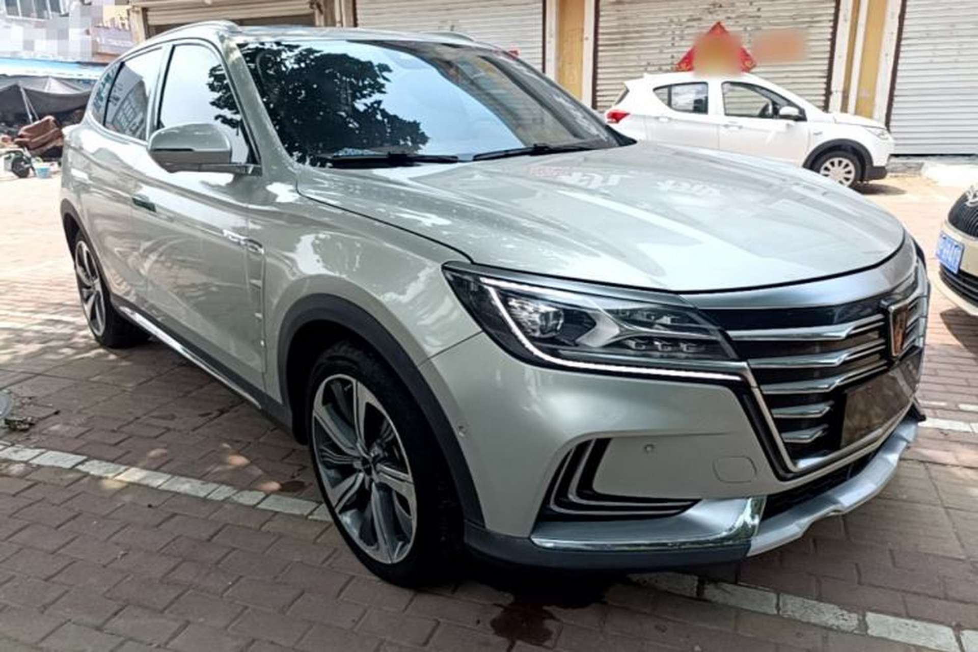 Used Roewe MARVEL X 2018 Rear-Drive Model Front Right 45 Deg